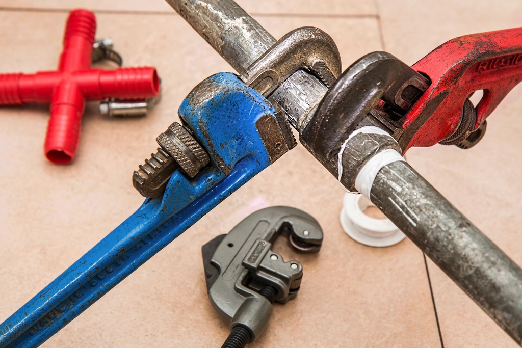 Tools and pipes